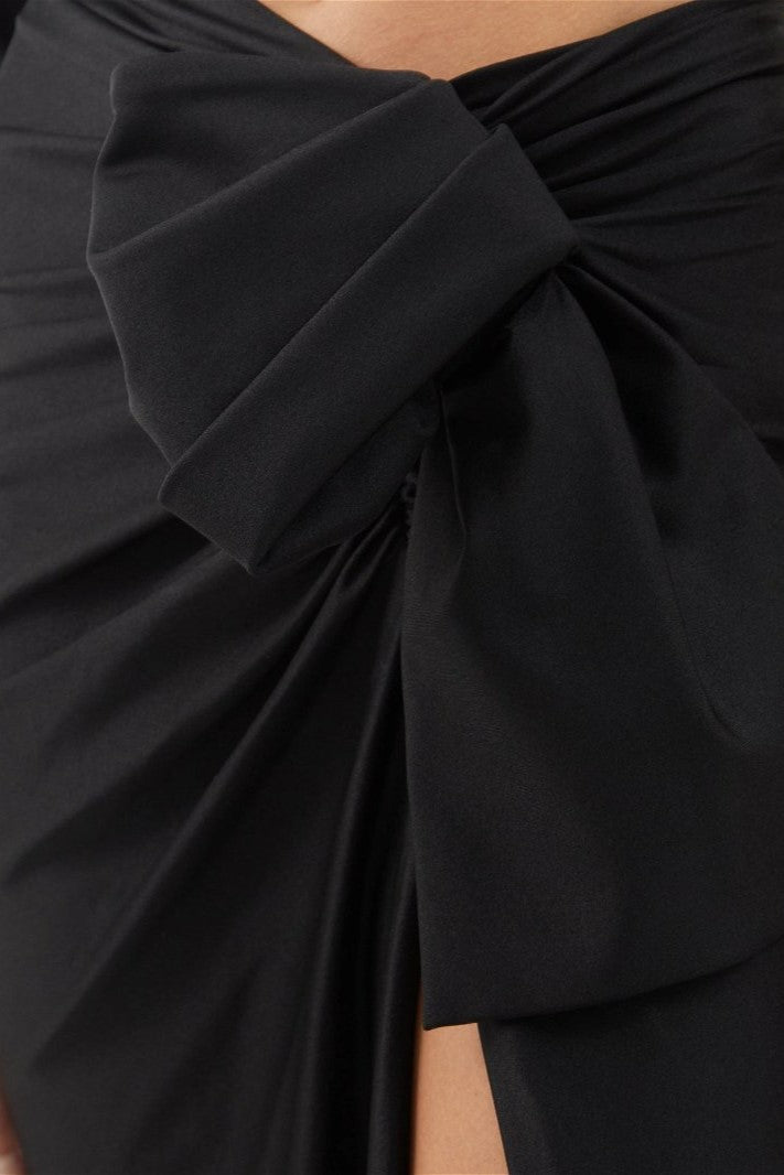 Slant Collar One Side Sleeve Dress Black