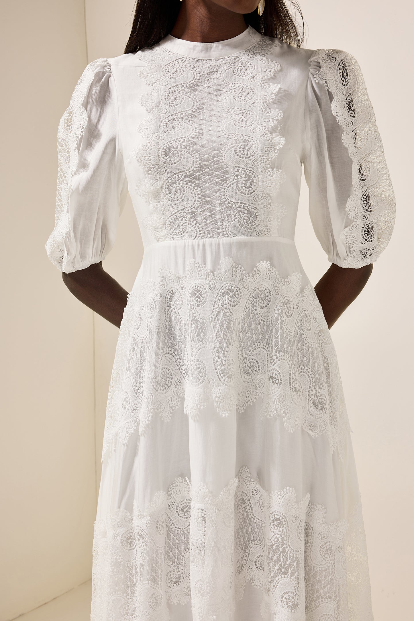 Round Neck Lace Puff Sleeve Midi Dress