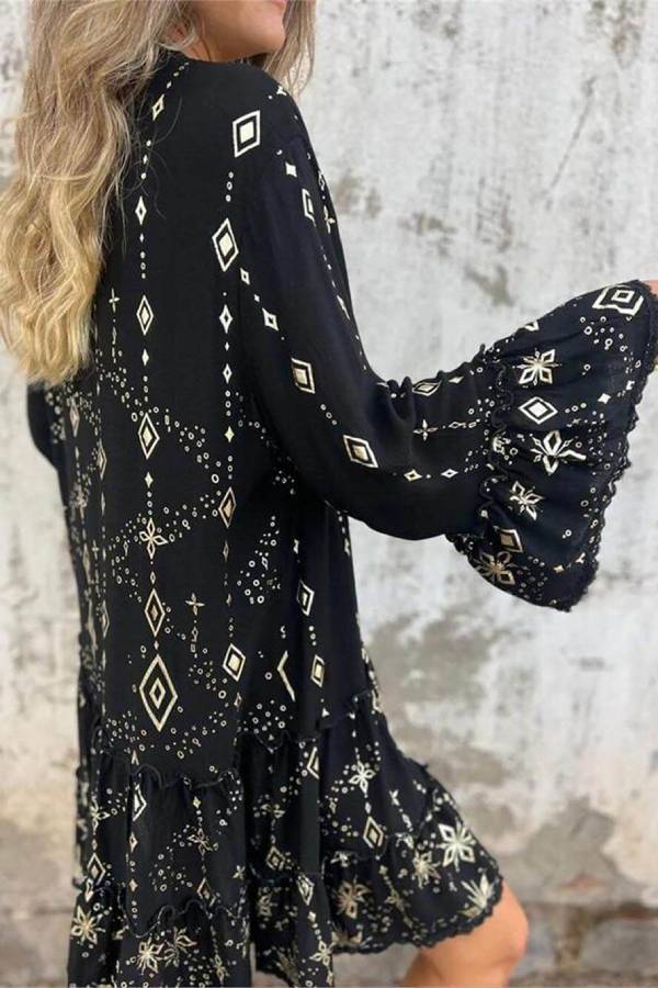 Fashionable Trumpet Lace Sleeve Hollow Dress