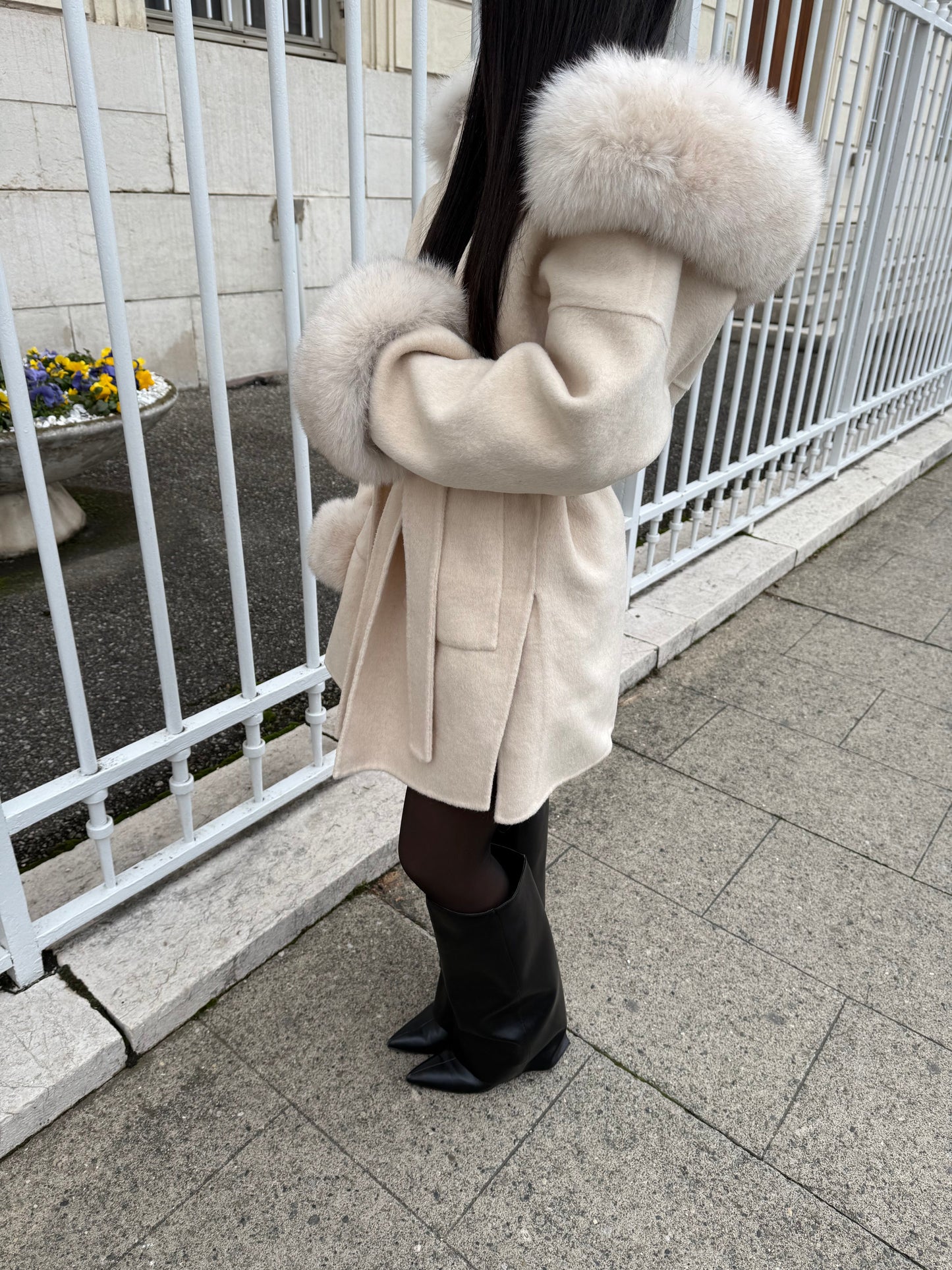 CREAM WOOL AND FUR COAT WITH HOOD