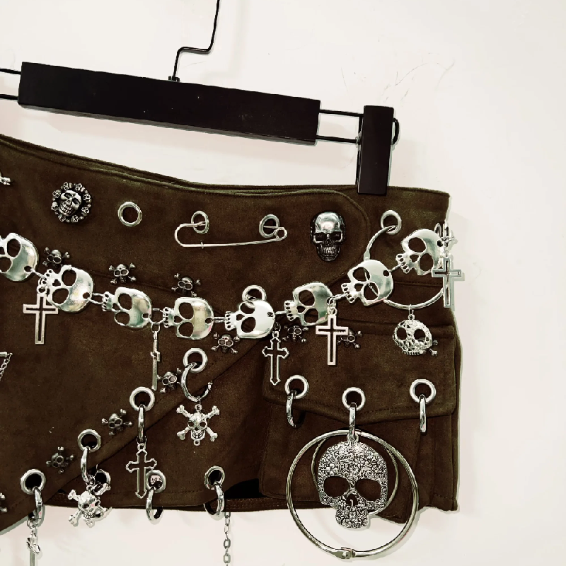 Skull applique waist chain pendant mini skirt
