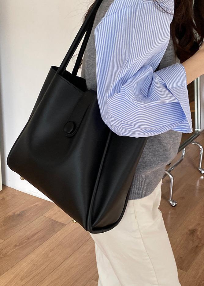 Retro-One-Shoulder Commuter Tote