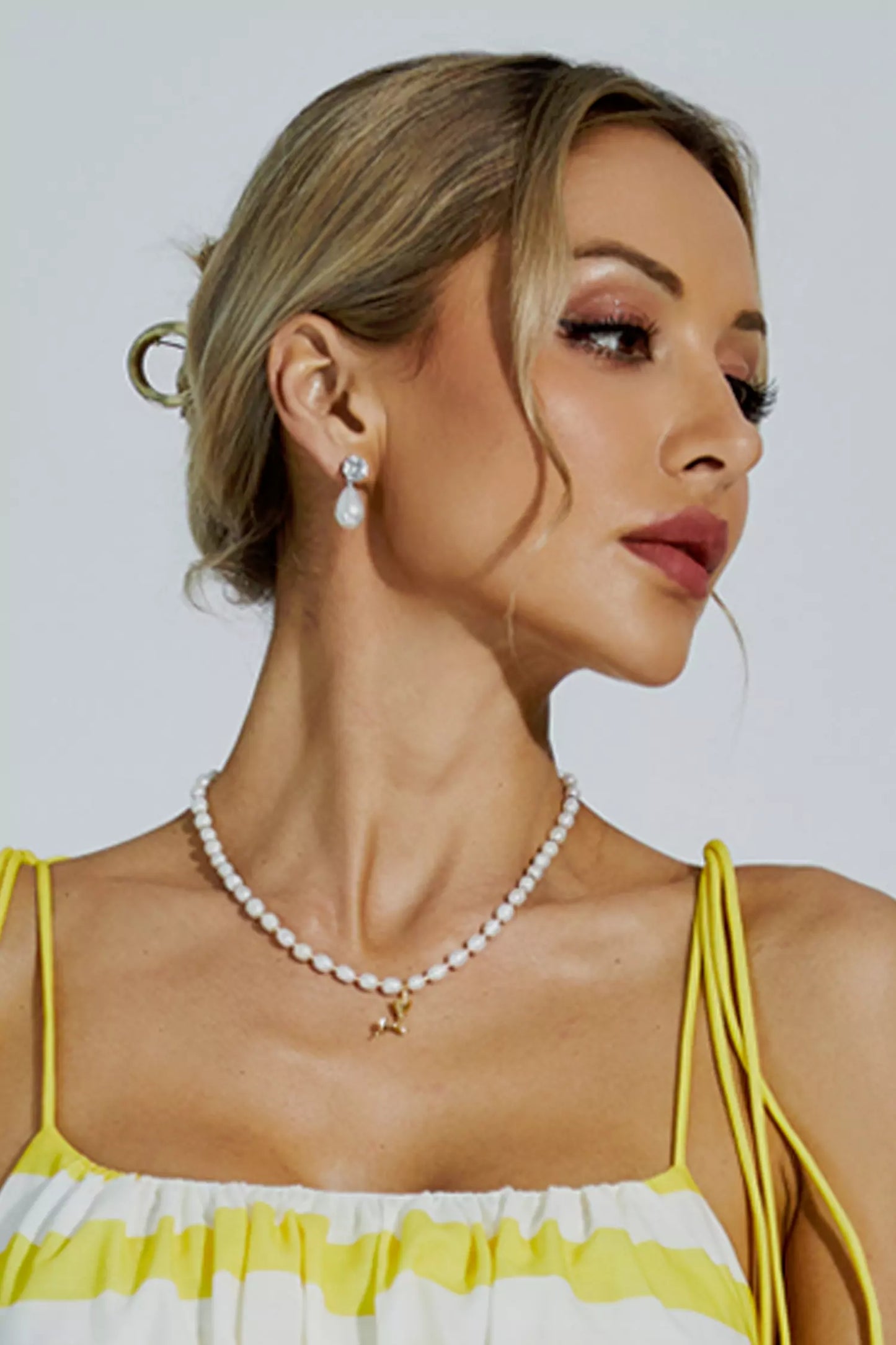 Harmoni White Pearl Rose Necklace