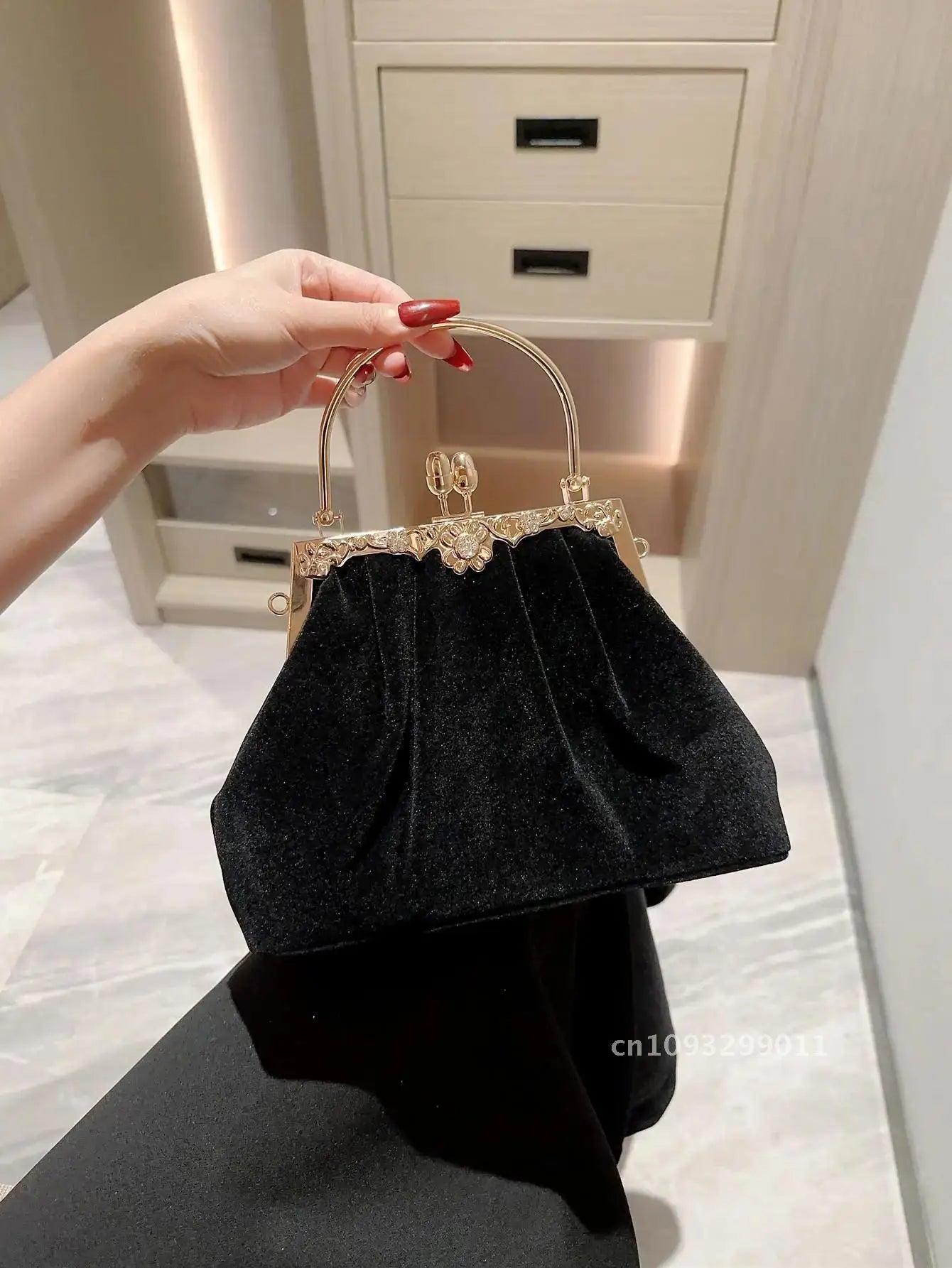 Mysterious Black Velvet Evening Party Wedding Clutch Bag