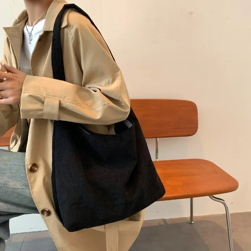 Red Retro Texture Shoulder Bag