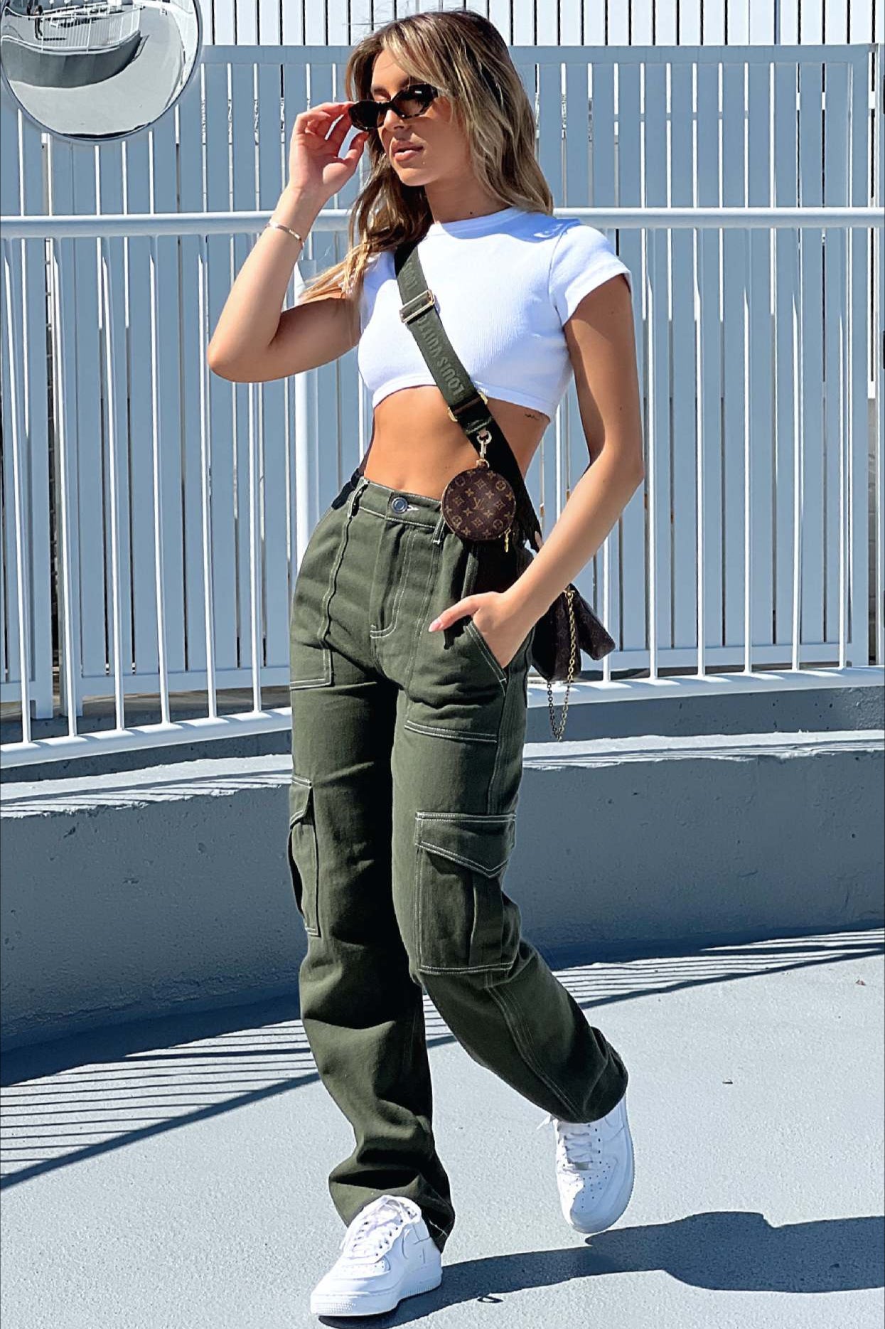 Fashionable Straight Leg Multi-Pocket Cargo Pant