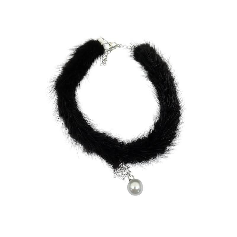 Fluffy faux pearl decor choker necklace