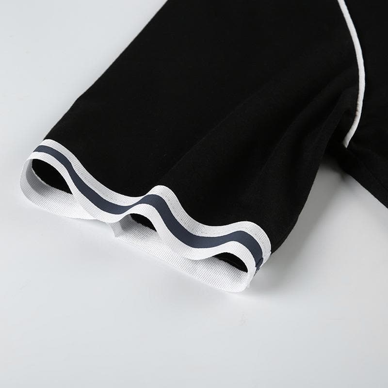 Short sleeve stitch “22” print v neck top