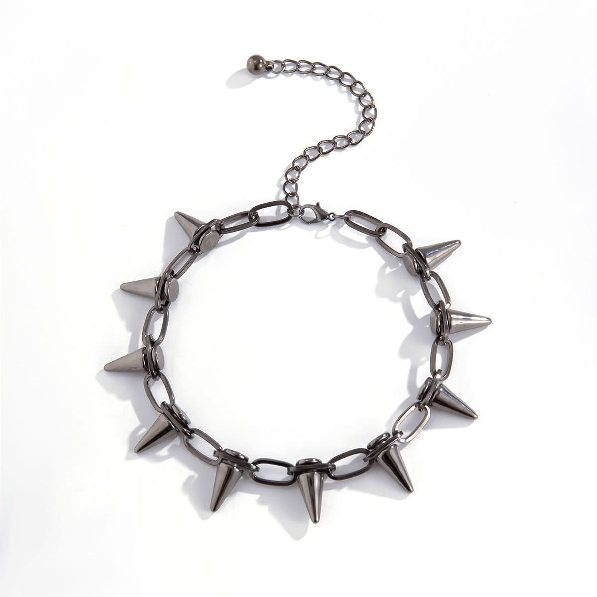 Rivet decor metal chain choker necklace