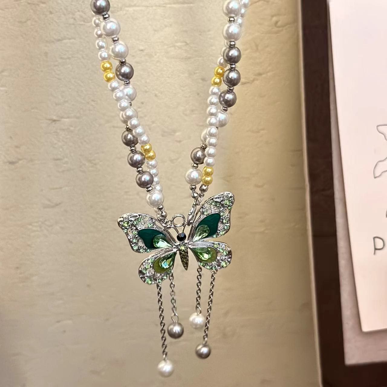 Green butterfly faux pearl choker necklace