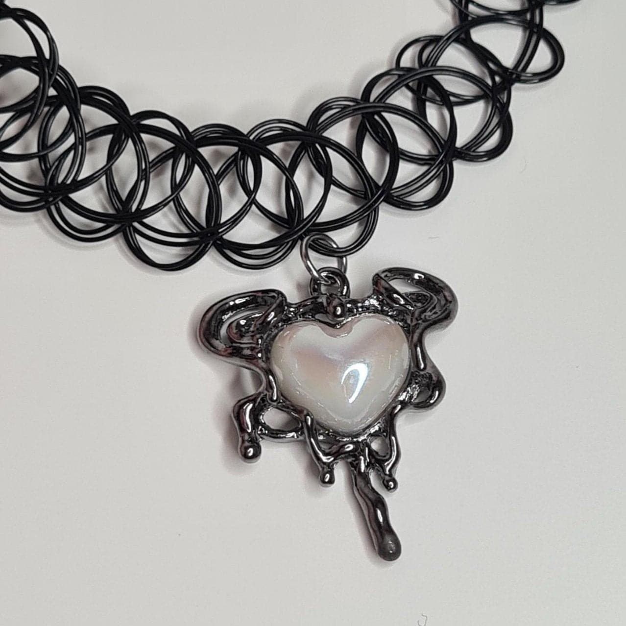 Black heart pendant choker necklace