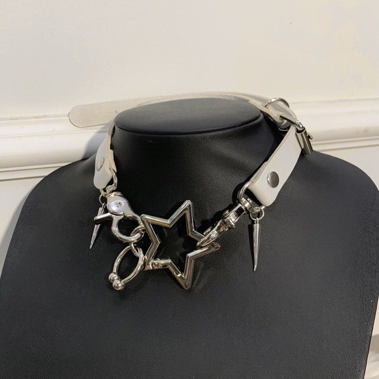 Star decor PU leather adjustable choker necklace