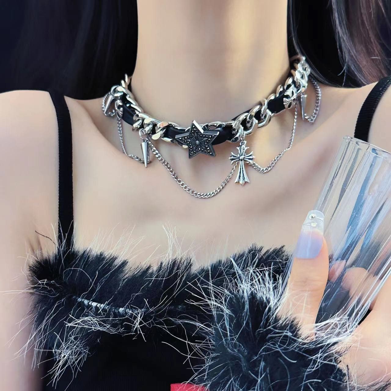 Star decor metal chain layered choker necklace