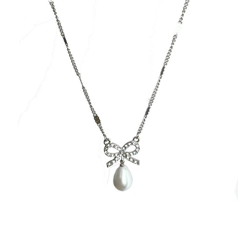 Faux pearl pendant chain necklace