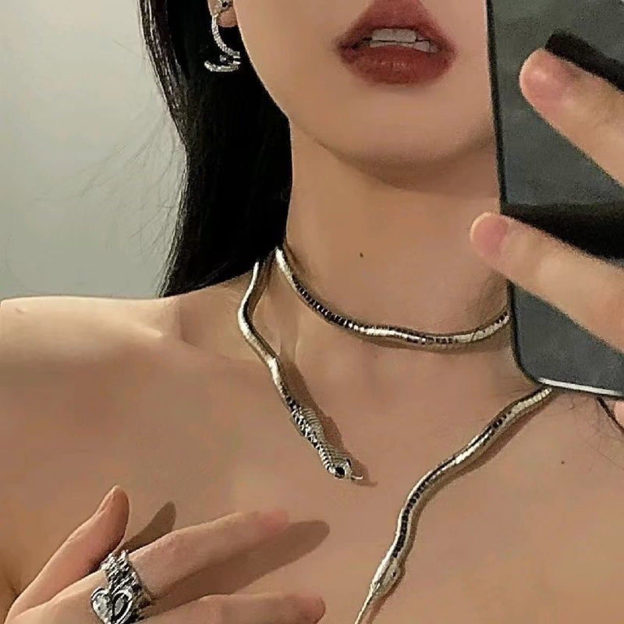 Snake decor rhinestone choker necklace