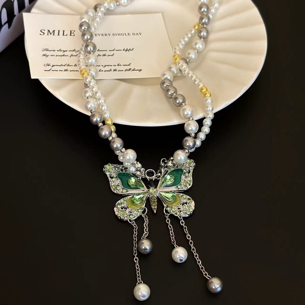 Green butterfly faux pearl choker necklace