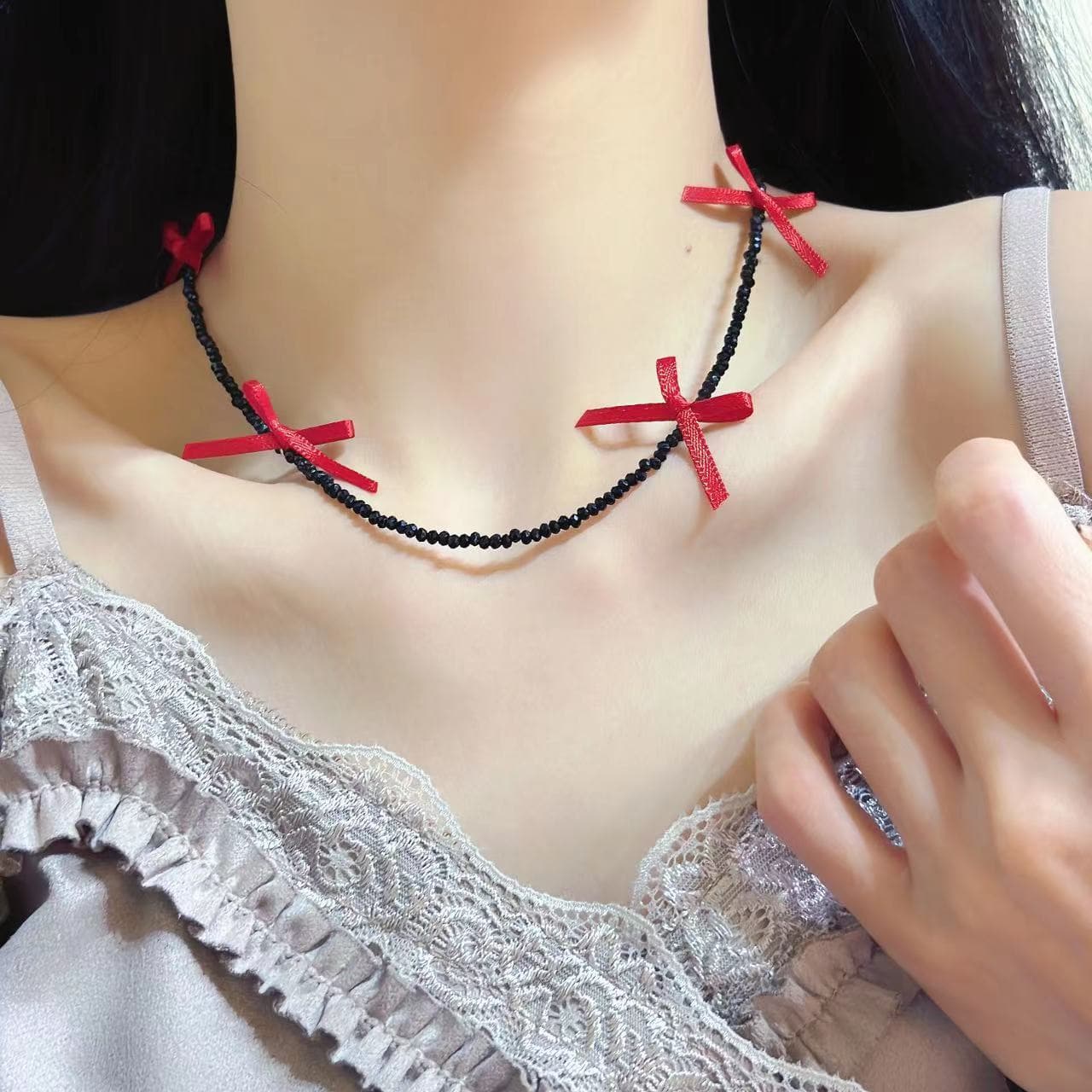 Bowknot beaded choker necklace