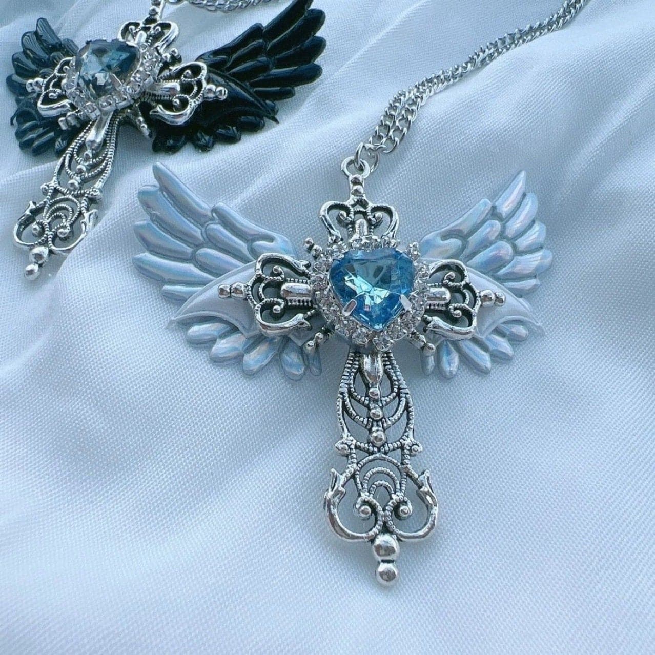 Cross pendant rhinestone metal chain necklace