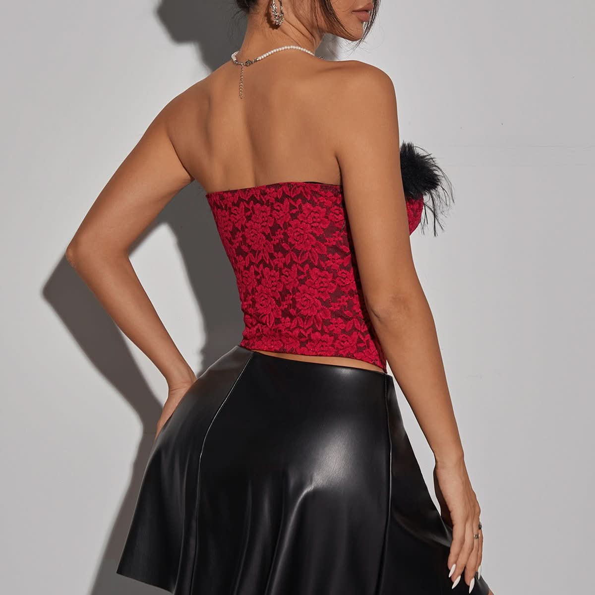 Feather lace button backless tube top