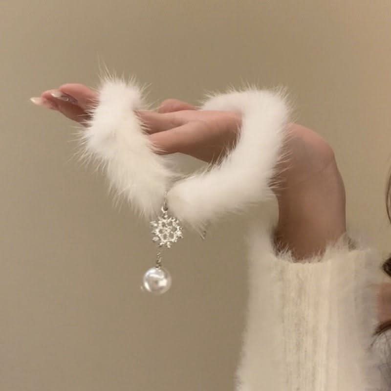 Fluffy faux pearl decor choker necklace