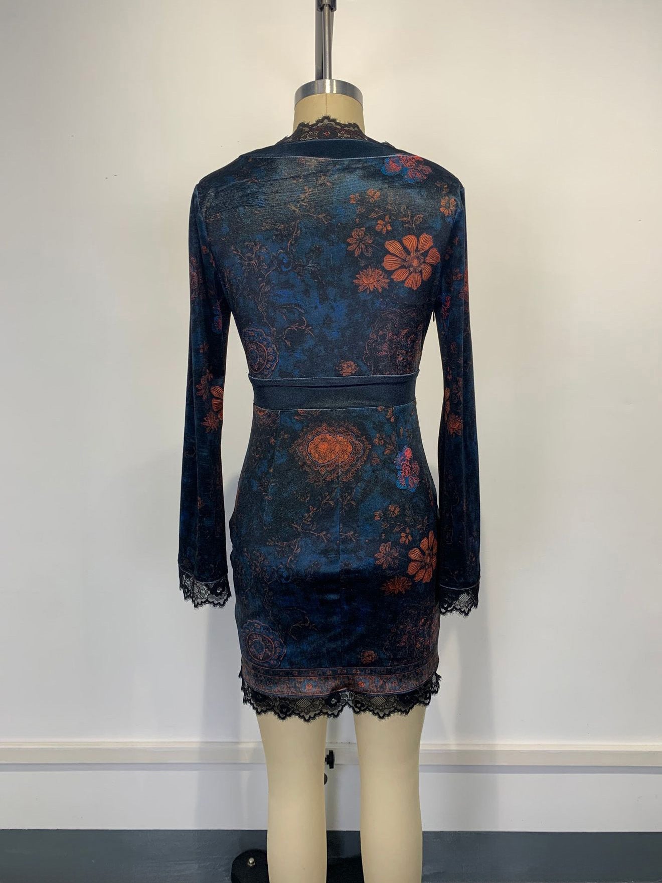 Lace Trim Floral Print Velvet V-Neck Bodycon Long Sleeve Mini Dress For Women 2026