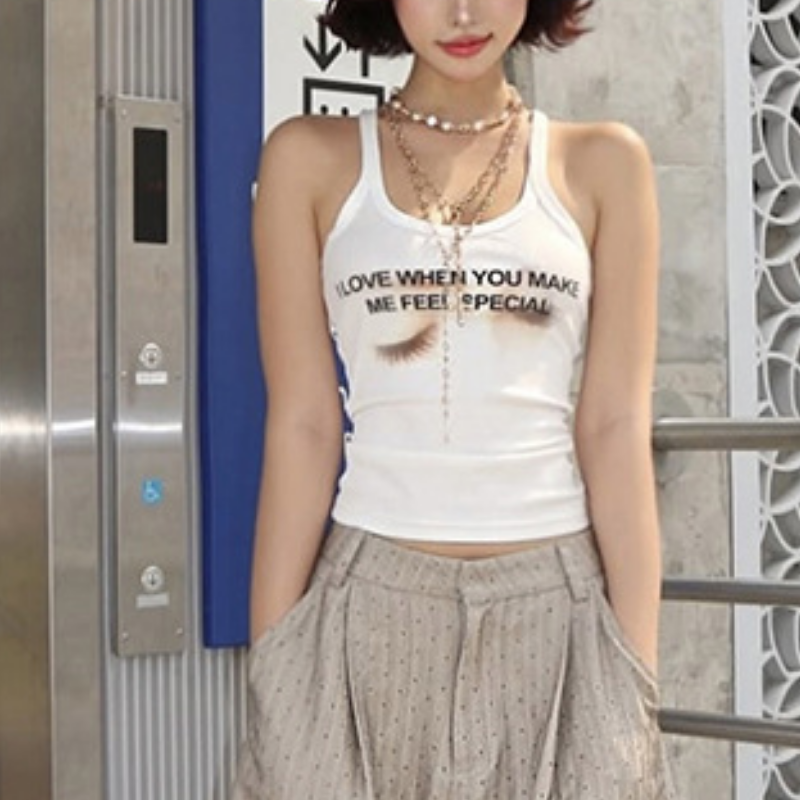 U neck letter pattern contrast cami top