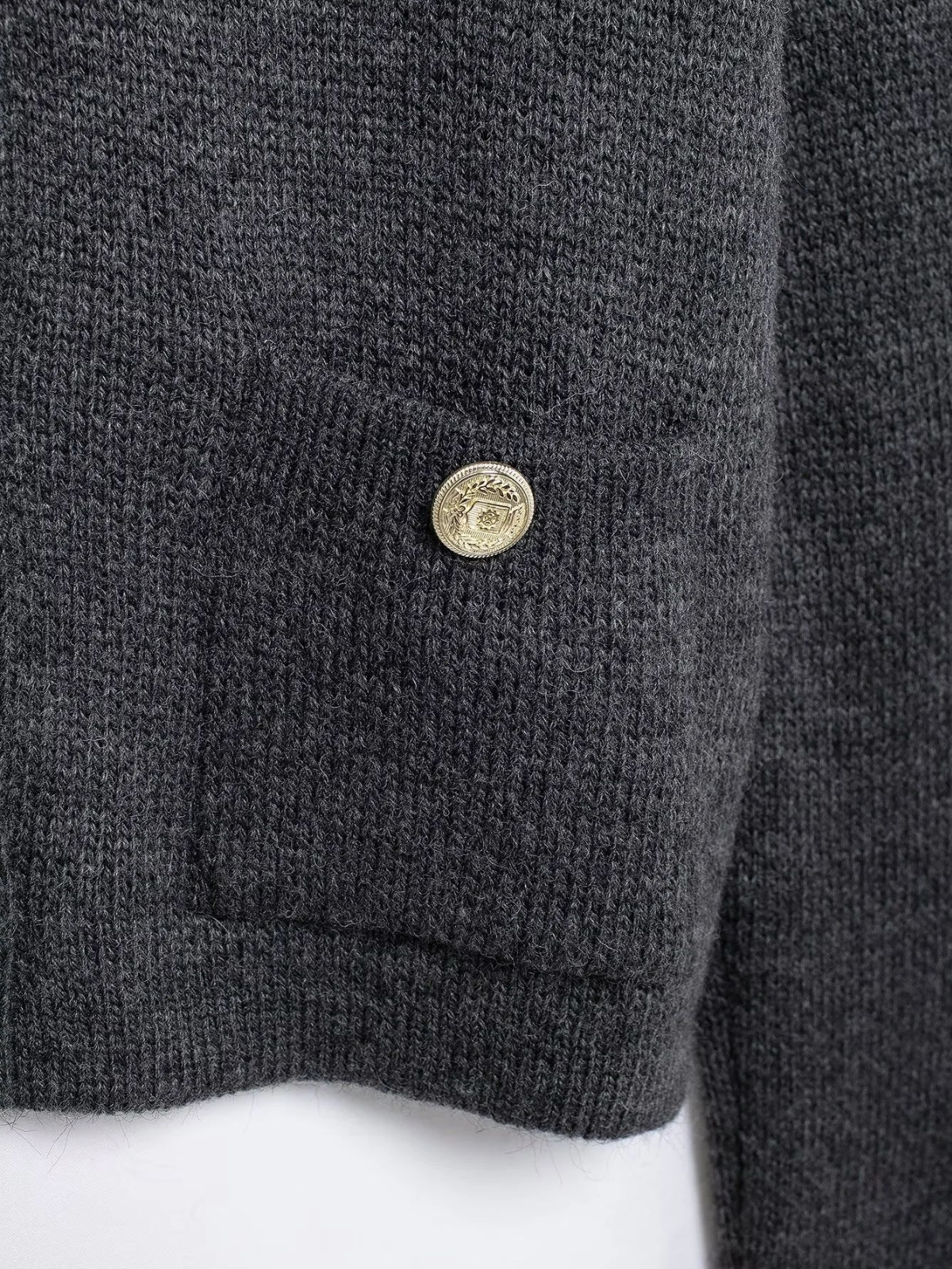 Gold Decorated Row Button Short Knitted Cardigan