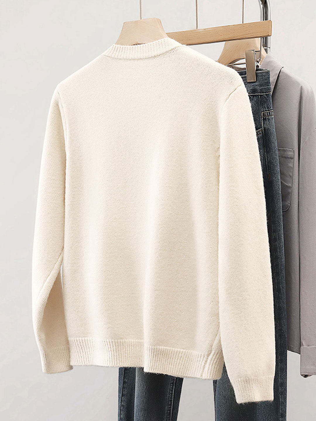 Aaliyah Classic Crew Neck Buttoned Knitted Cardigan-White