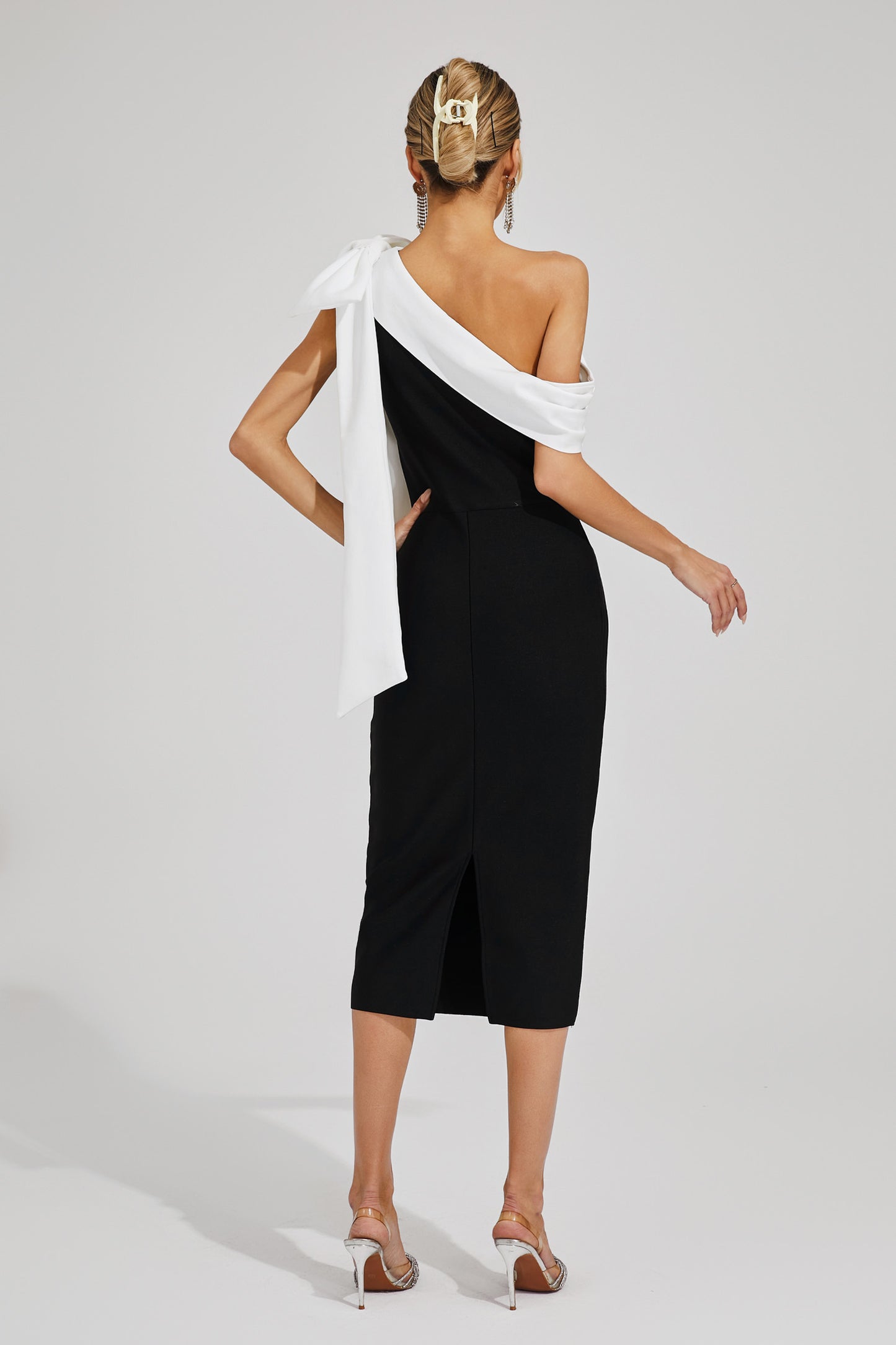 Braelyn Black Bow One Shoulder Bandage Dress