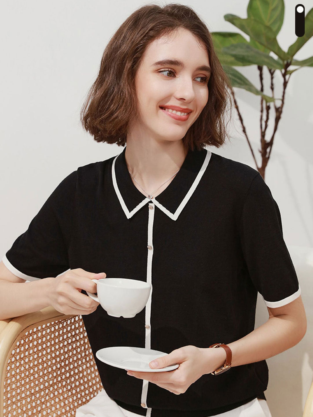 Ava Classic Contrast Lapel Knitted Top-White