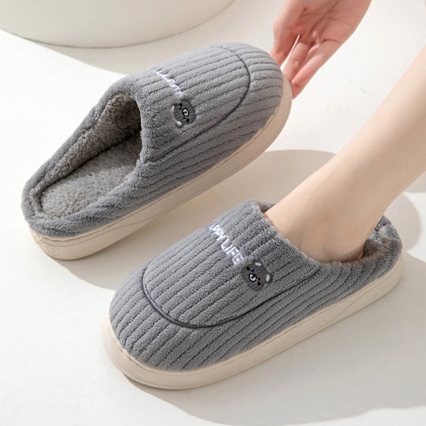 AmyVictoria™ - Comfy Fluffy Indoor Plush Non-Slip Slippers