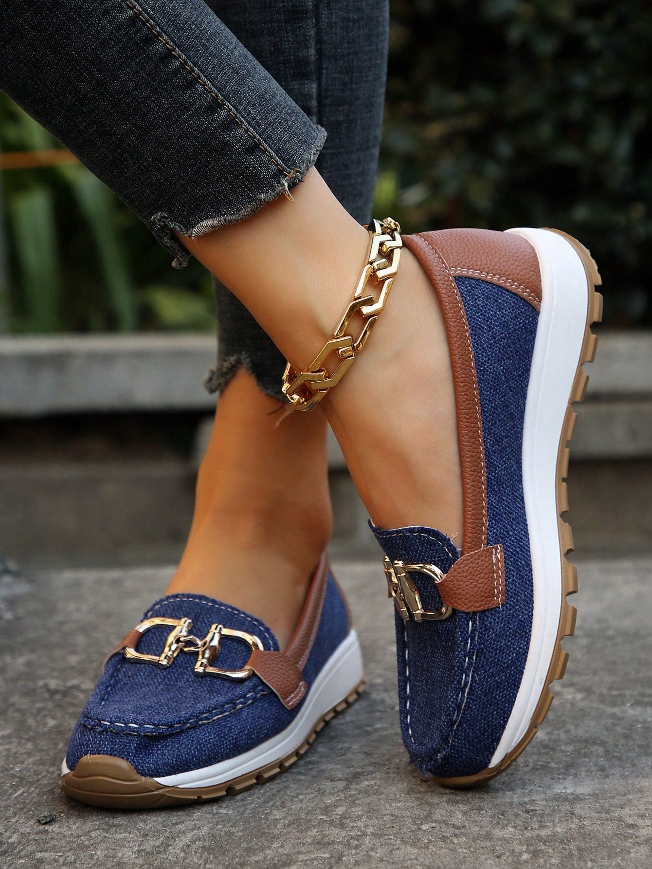 AmyVictoria | Chic Buckle Loafers