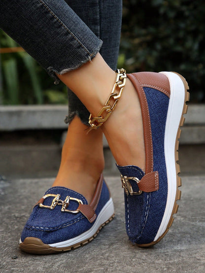 AmyVictoria | Chic Buckle Loafers