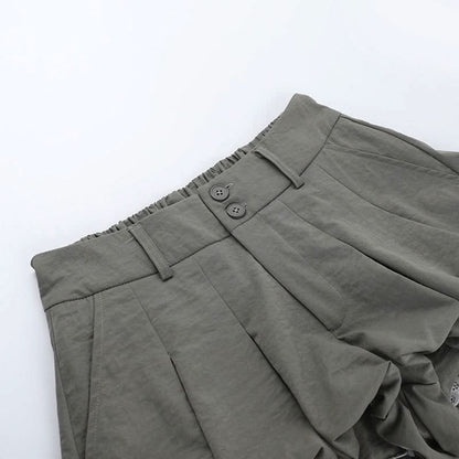 Lace hem button ruched zip-up short pant