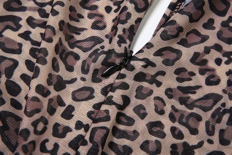 Hollow out zip-up leopard print crewneck jumpsuit