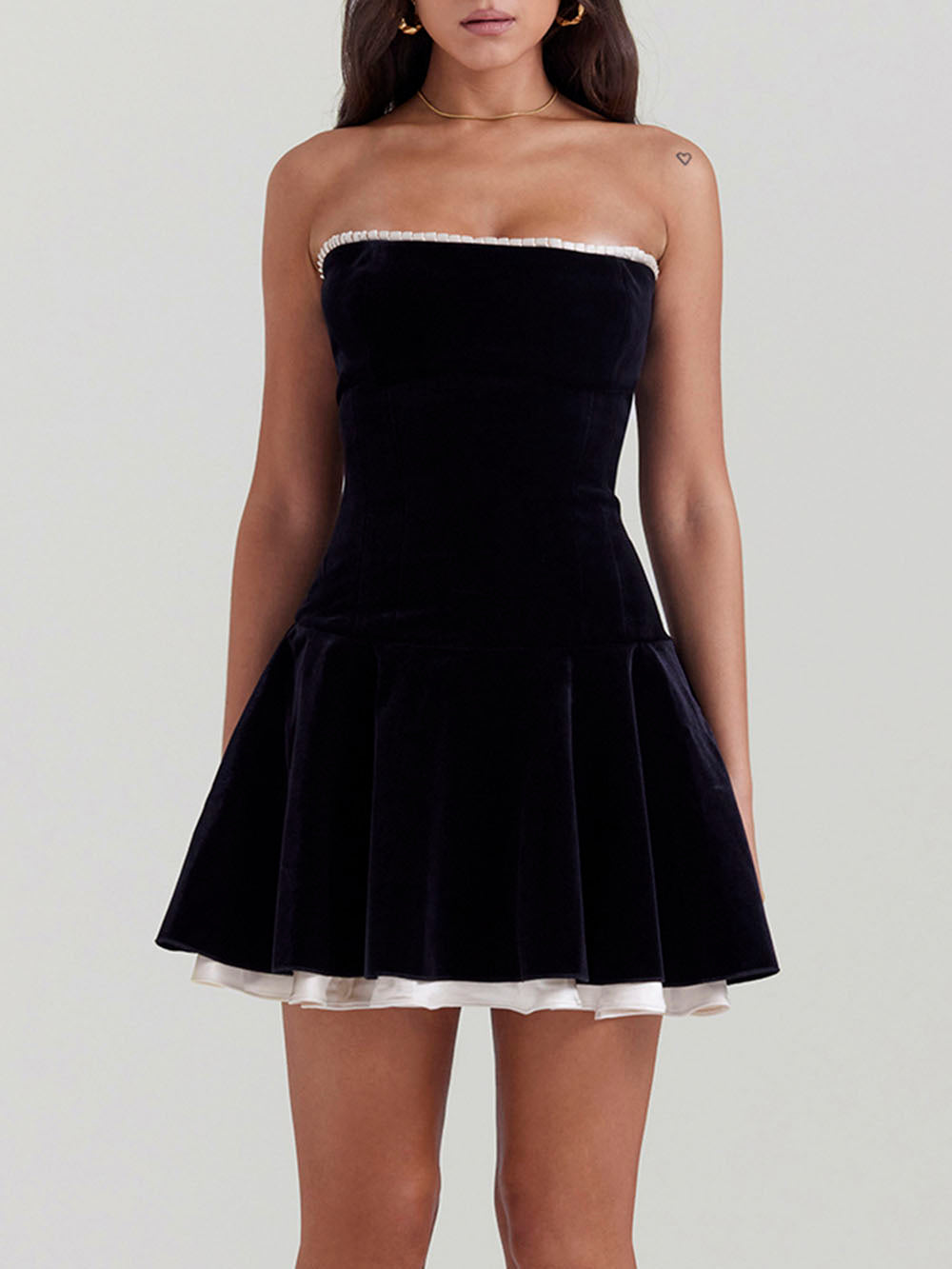Elegant Enchantment - Black Velvet Strapless Dress