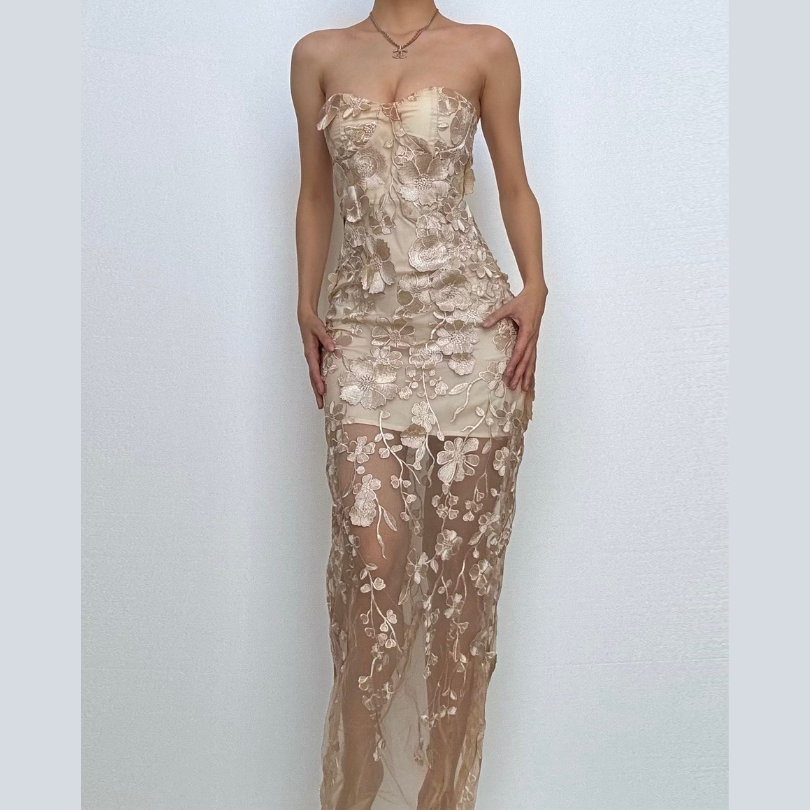 Sweetheart neck flower applique tube maxi dress