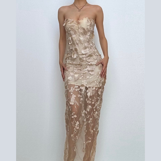 Sweetheart neck flower applique tube maxi dress