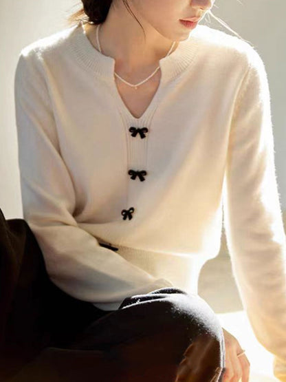 Bella Slim V-Neck Bow Button Knitted Top