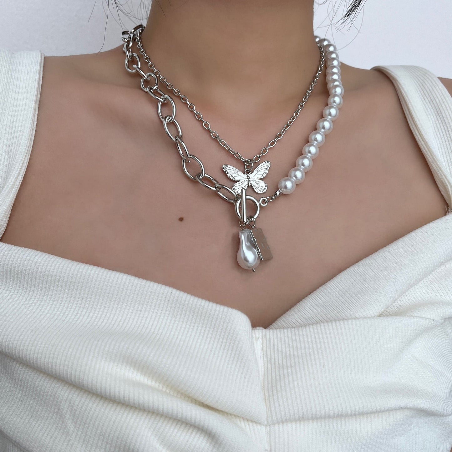 Butterfly faux pearl beaded chain 2 pcs pendant necklace