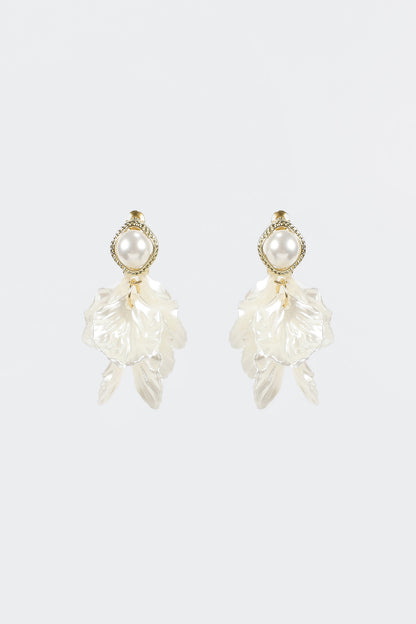 Faux Pearl Flower Earrrings