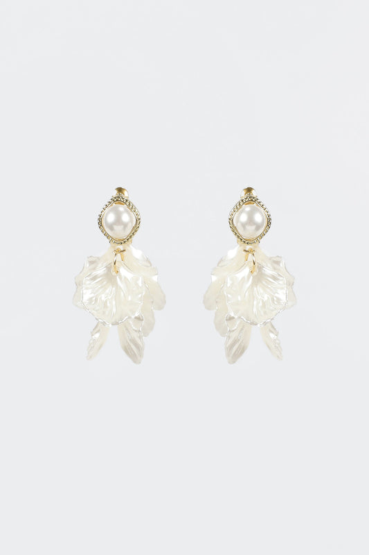 Faux Pearl Flower Earrrings