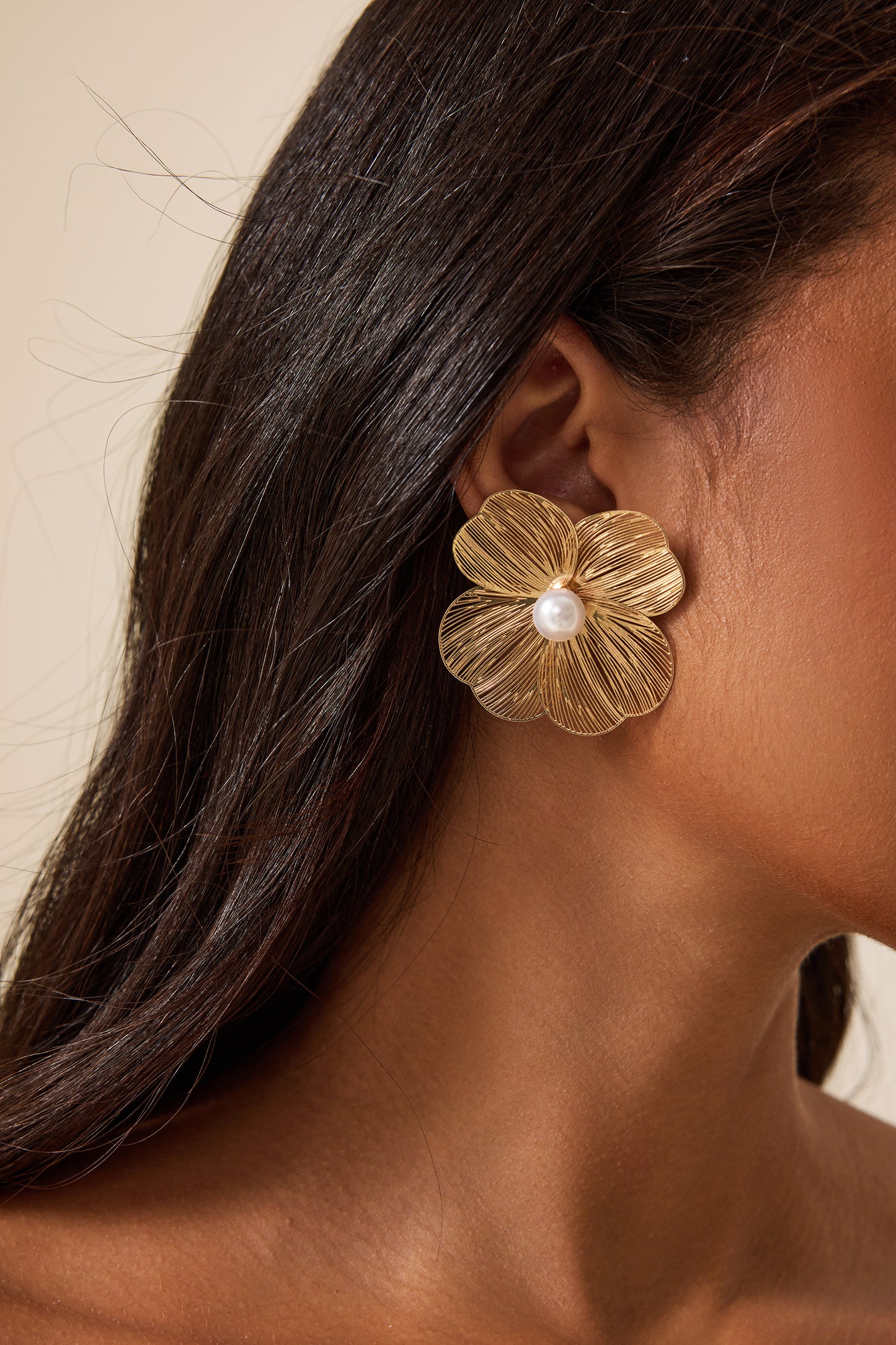 Floral Shape Faux Pearl Metal Earrings