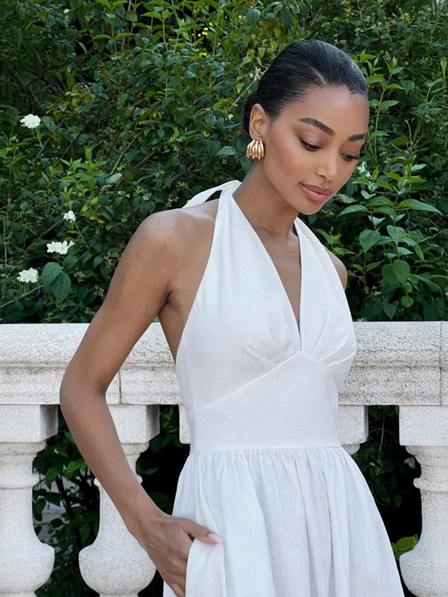 Chic Fitted White Gown With V Neckline Perfect For Summer Events