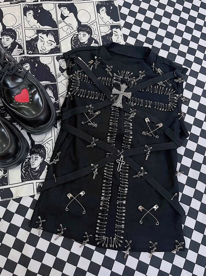 Crewneck sleeveless cross applique top