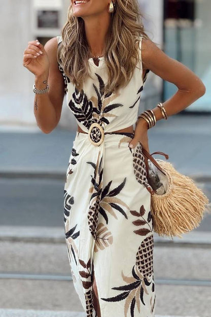 Sleeveless Dress with Tropical Pineapple Print