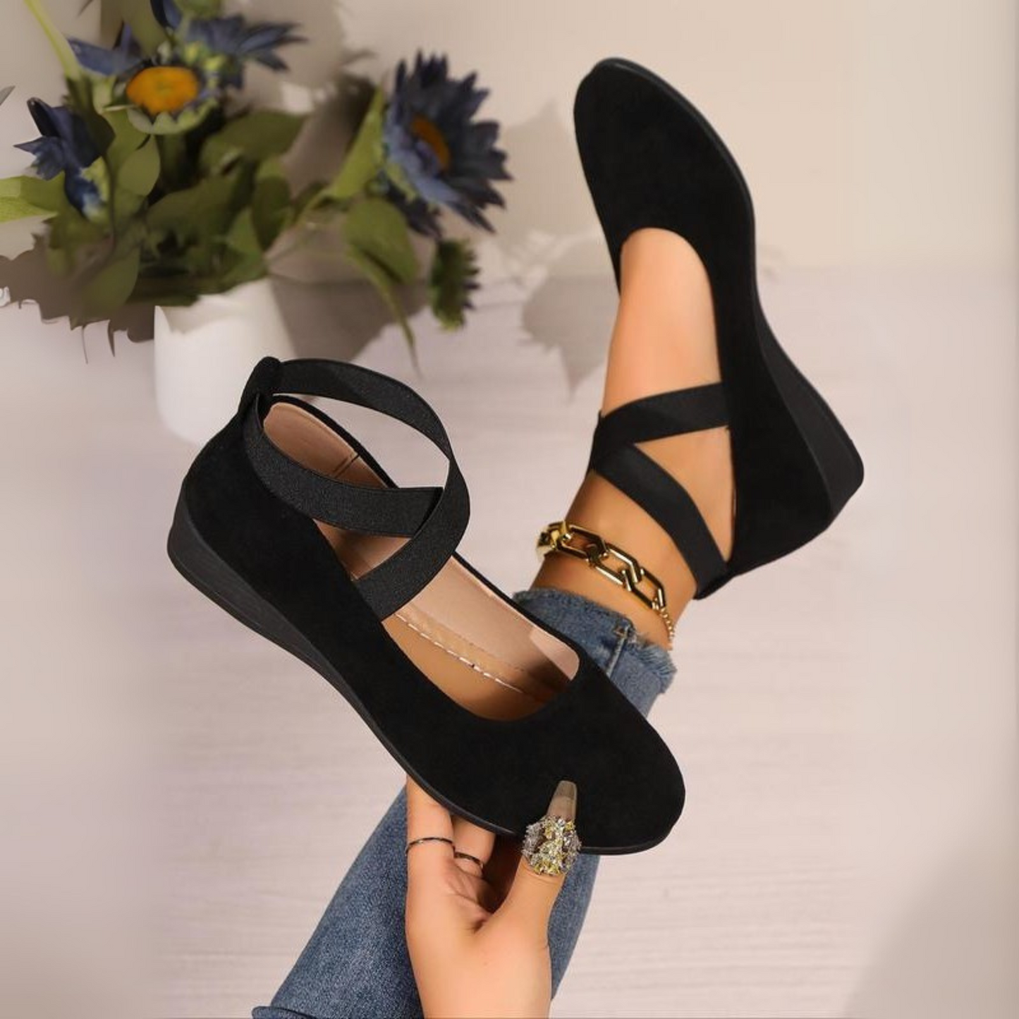 Lila | Closed Wedge Shoes
