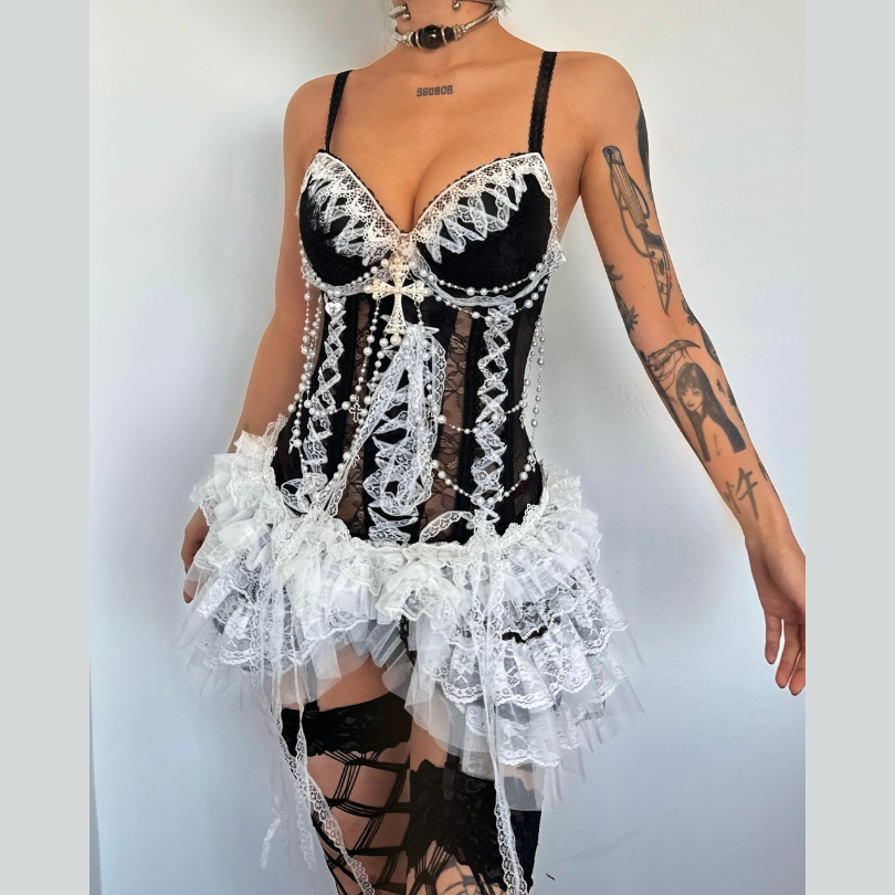Sweetheart neck beaded lace hem ruffle cami top