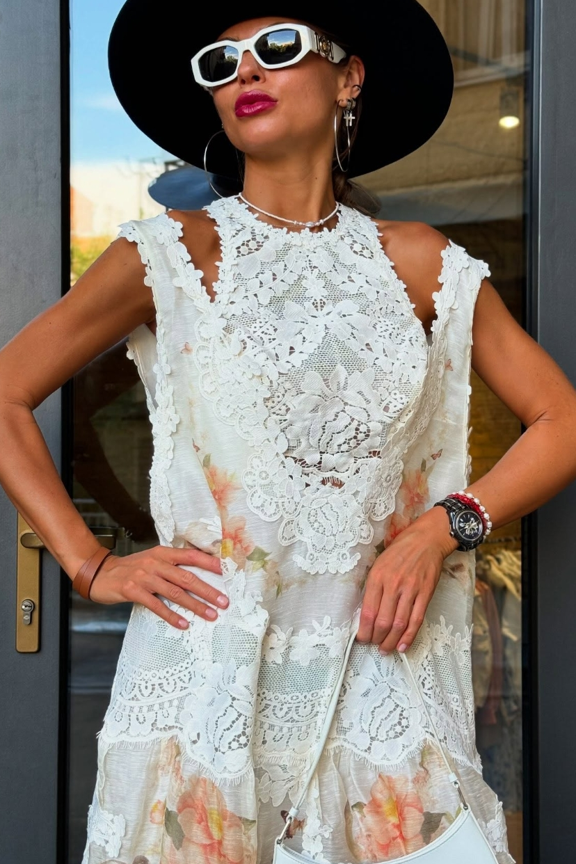 Kelly Lace Maxi Dress