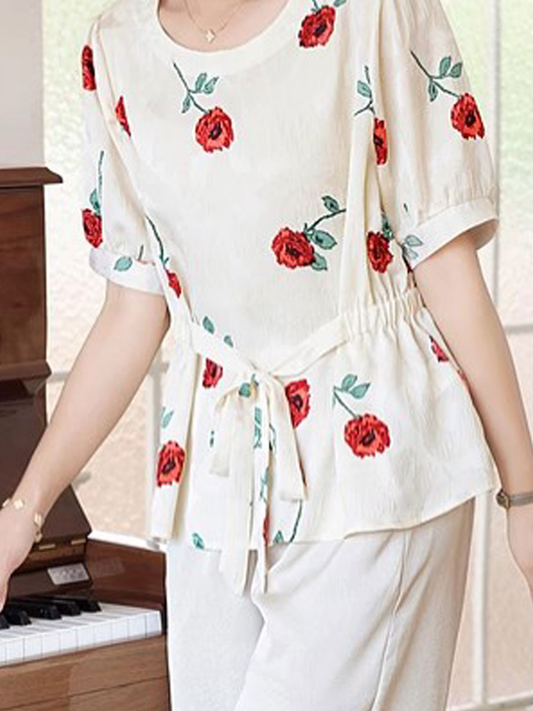 Aaliyah Loose Crew Neck Floral Top